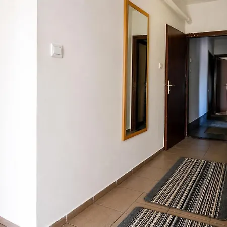 Mosty Home Apartment *